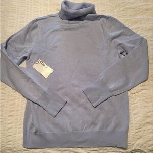 NWT Nine West turtle neck small.